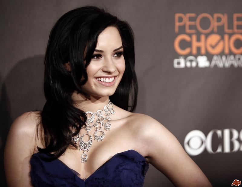 demi-lovato-2010-1-6-23-41-31.jpg