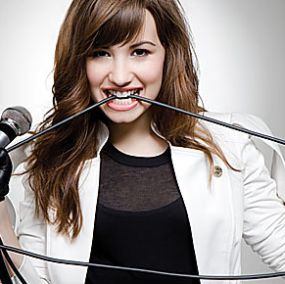 demi-lovato_0_0_0x0_285x284.jpg