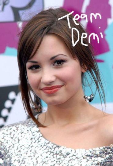 demi-lovato_0_0_0x0_369x545.jpg