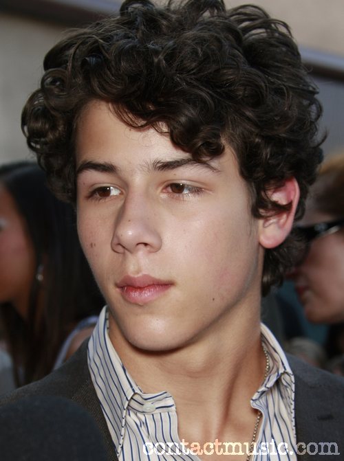 nick_jonas_2076551.jpg